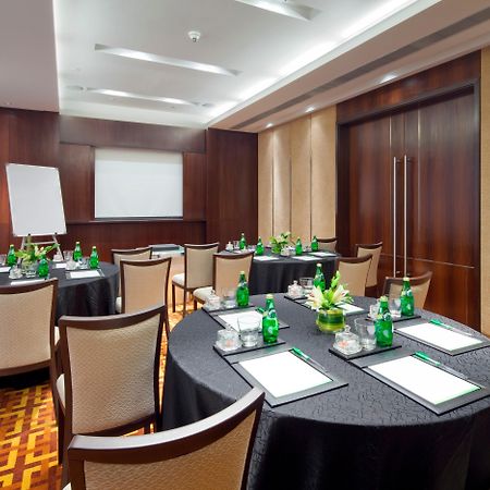 Holiday Inn Mumbai International Airport By Ihg Eksteriør billede Meeting room