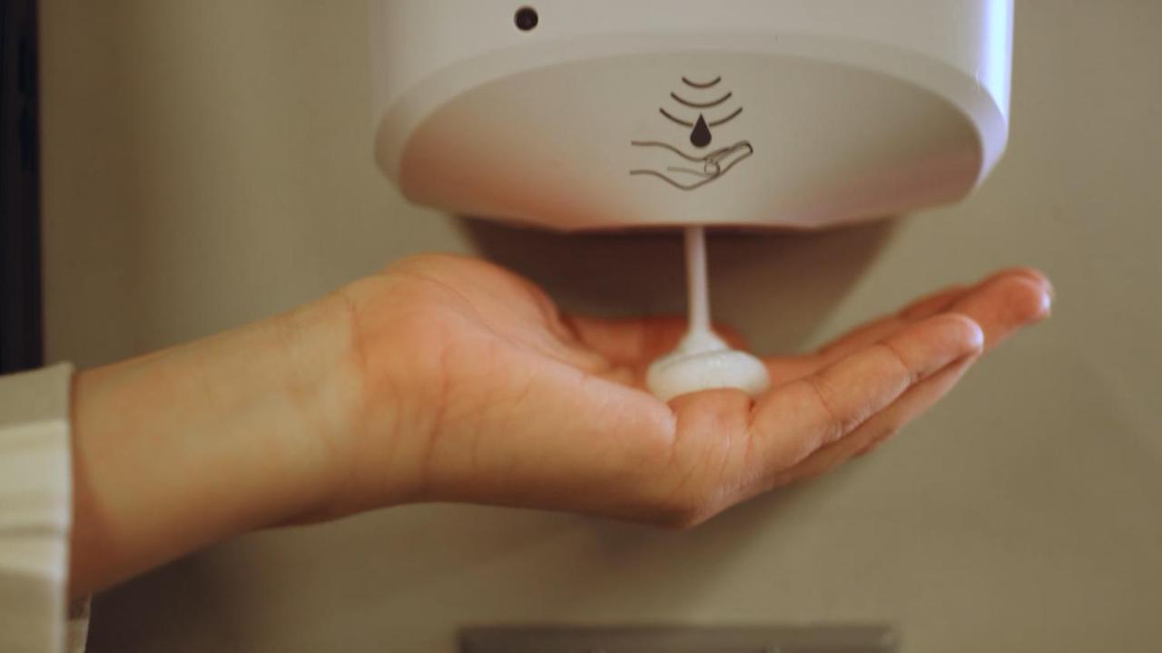 Holiday Inn Mumbai International Airport By Ihg Eksteriør billede Soap dispenser