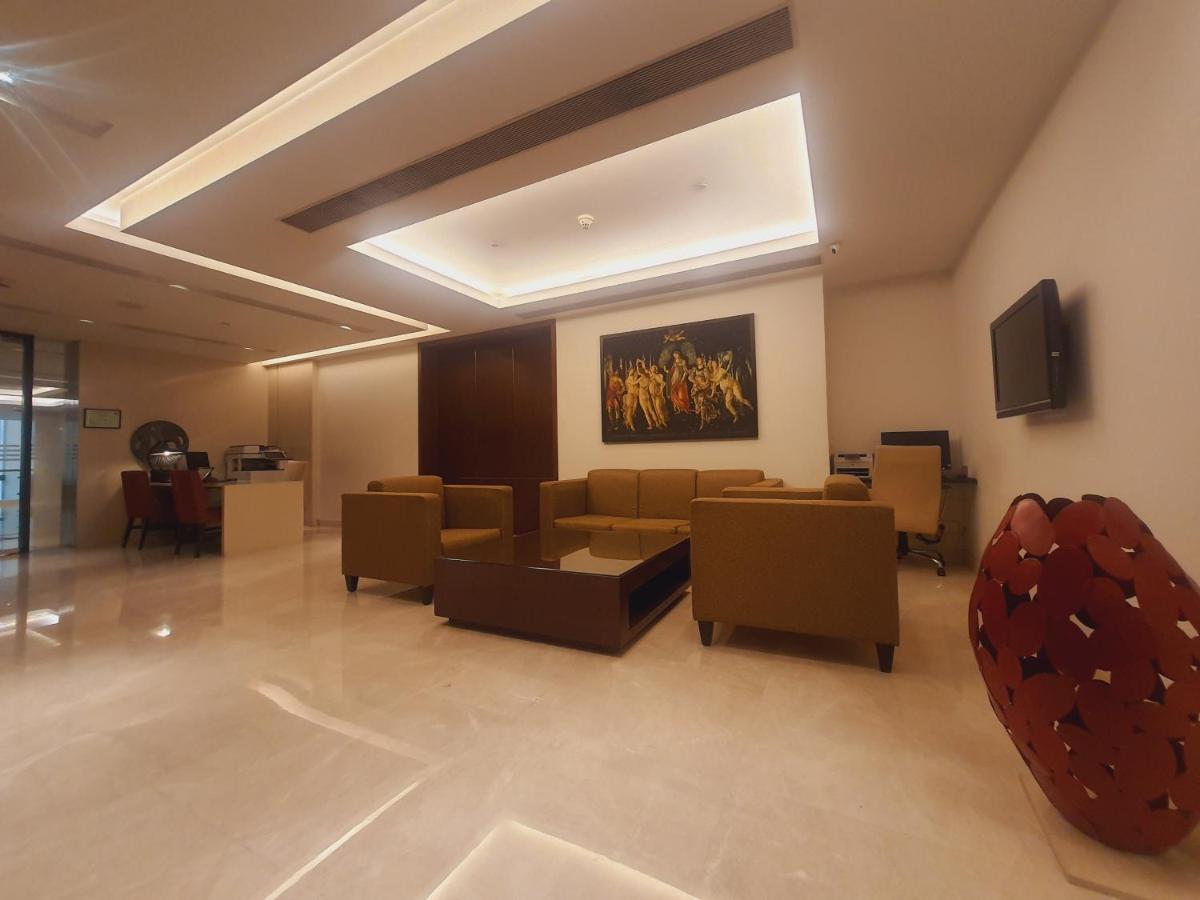 Holiday Inn Mumbai International Airport By Ihg Eksteriør billede The lobby of the hotel