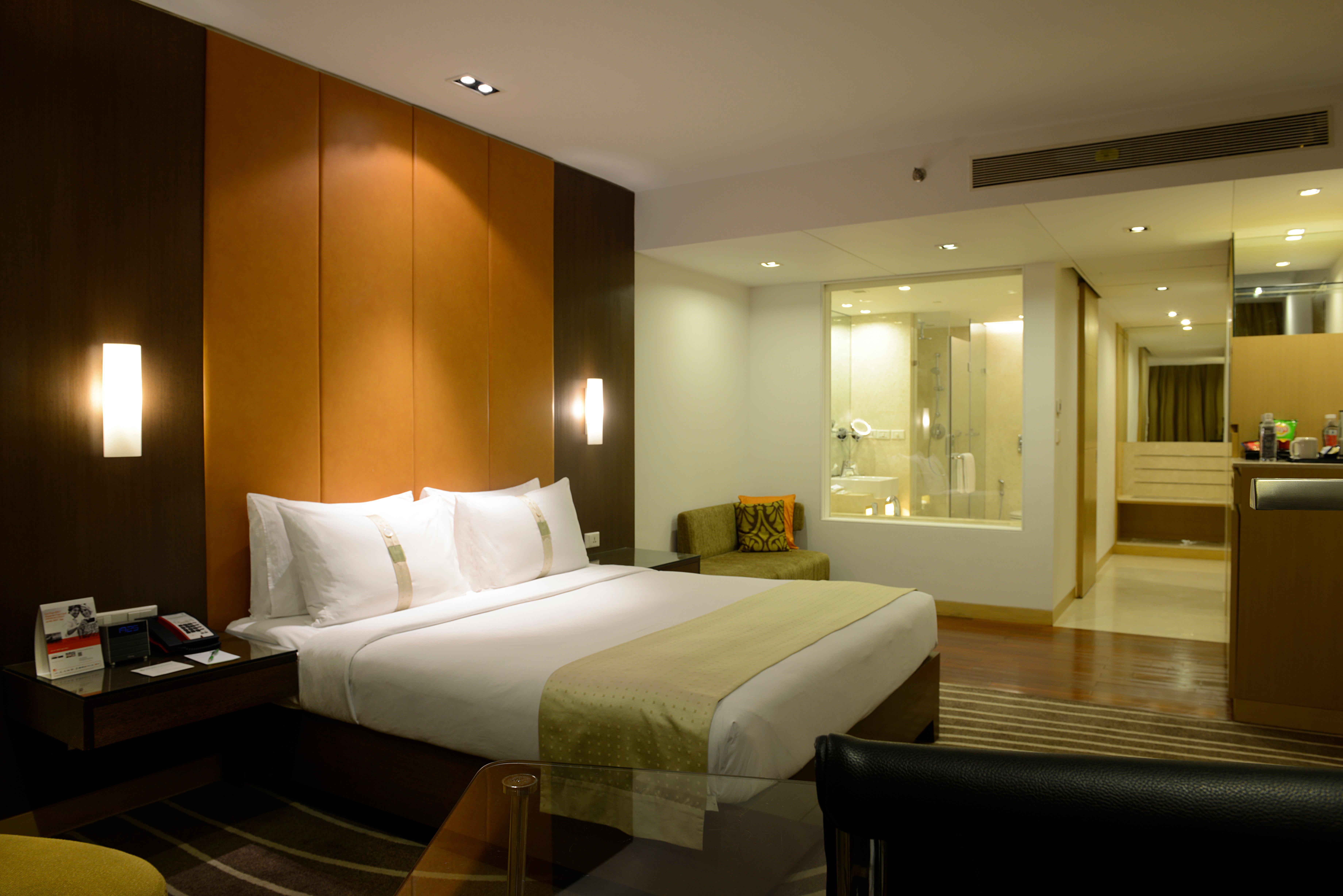 Holiday Inn Mumbai International Airport By Ihg Eksteriør billede A suite at the Taj Mahal Palace, Mumbai