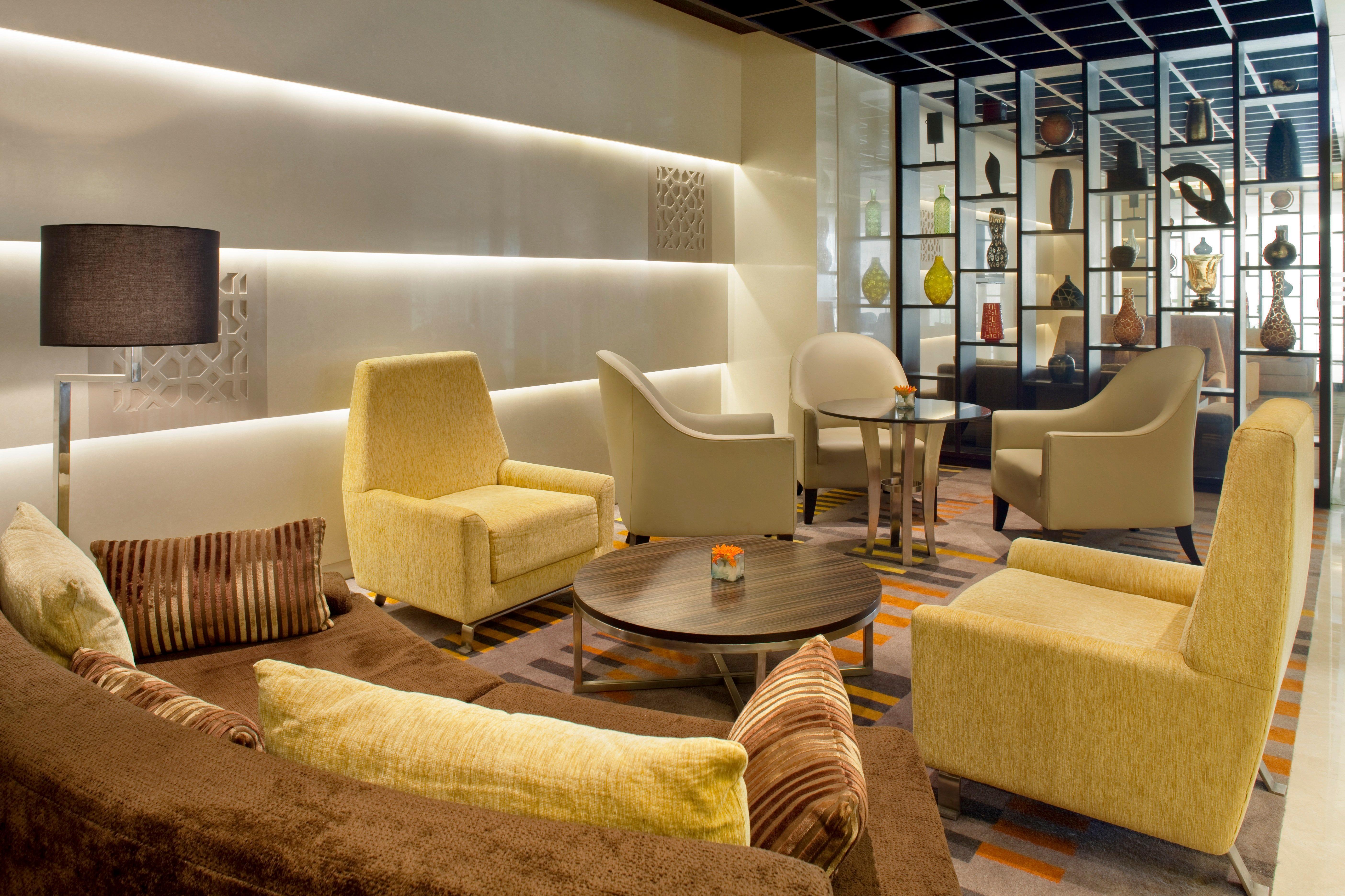 Holiday Inn Mumbai International Airport By Ihg Eksteriør billede The lounge at the airport