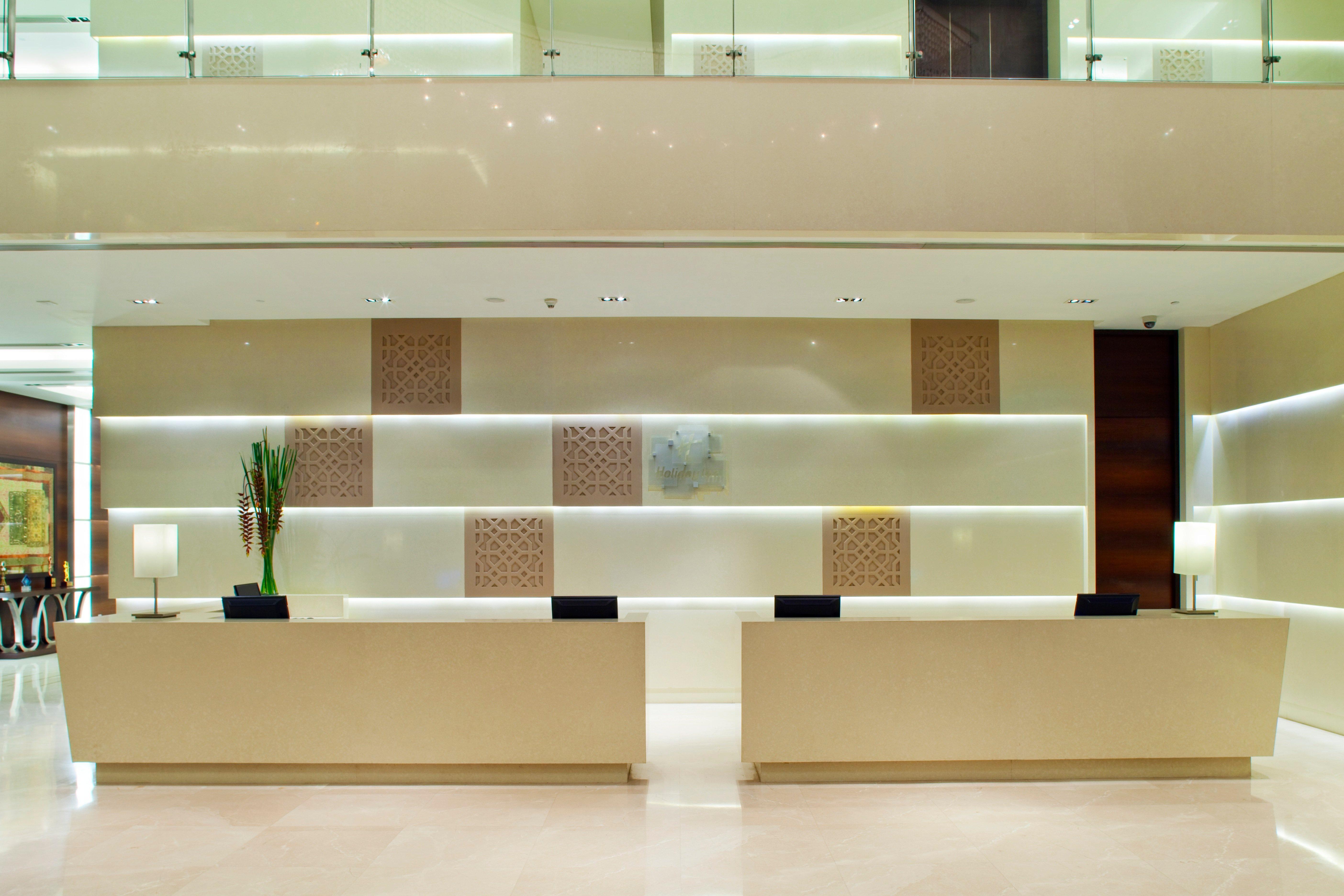 Holiday Inn Mumbai International Airport By Ihg Eksteriør billede The lobby of the hotel