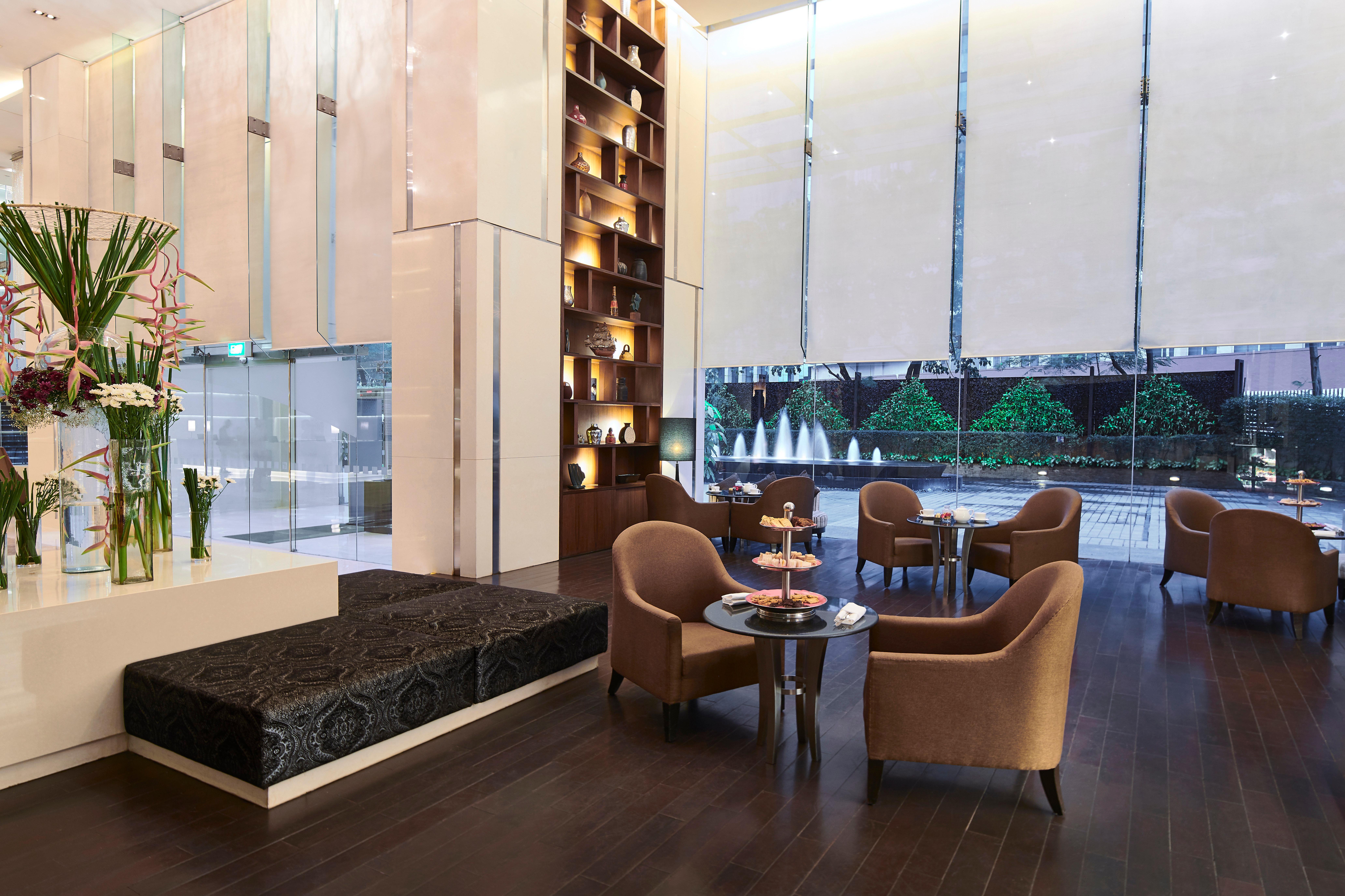 Holiday Inn Mumbai International Airport By Ihg Interiør billede The lobby of the hotel