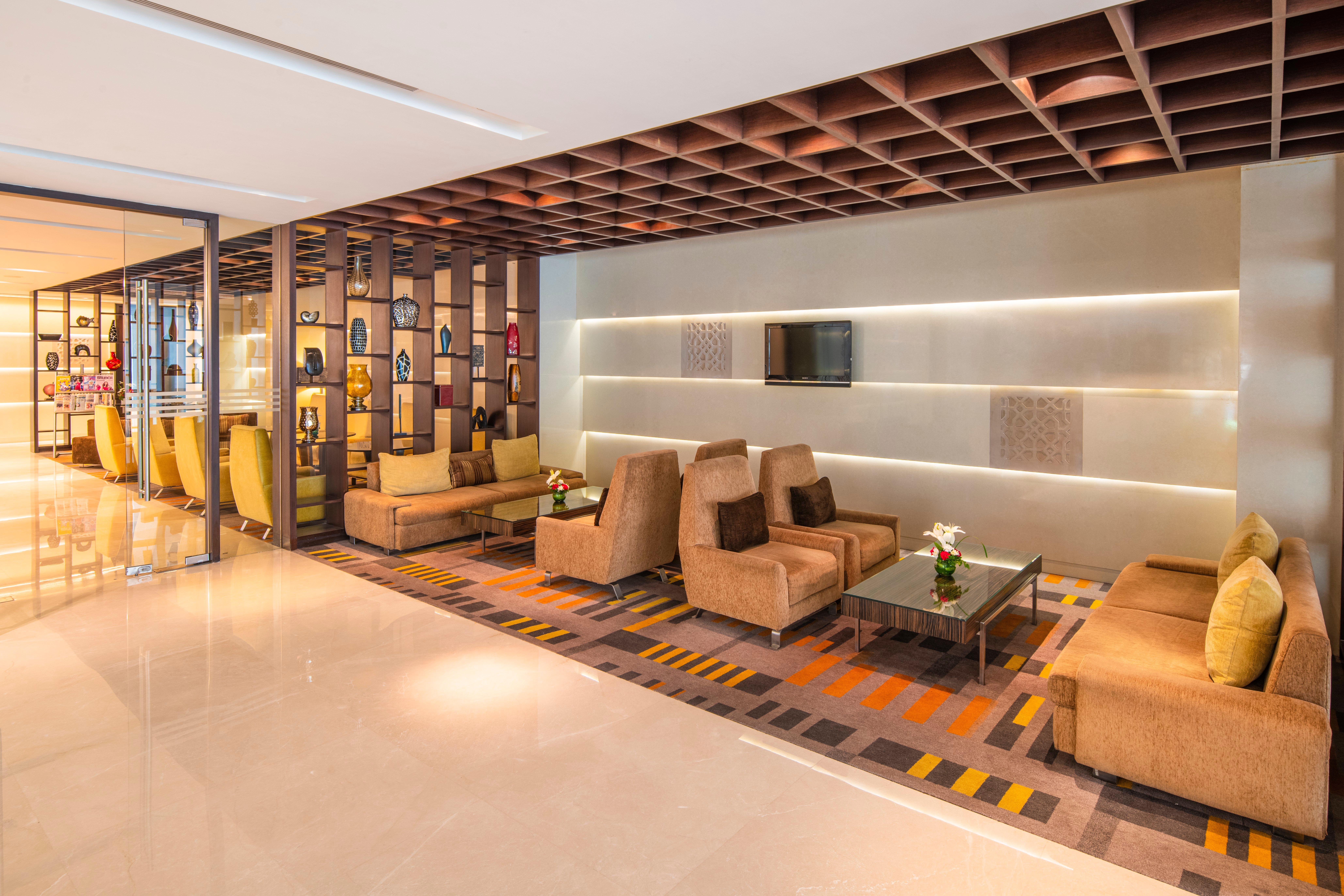 Holiday Inn Mumbai International Airport By Ihg Eksteriør billede The lounge at the airport